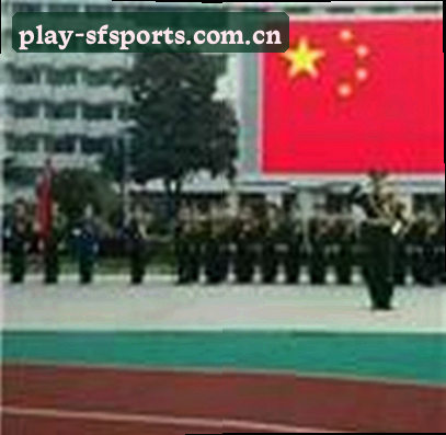 李昂